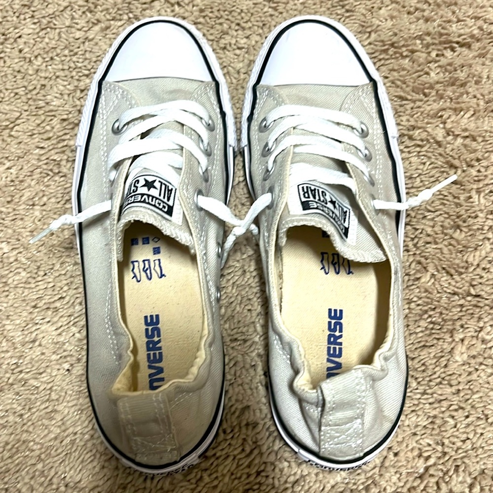 Women’s biege Converse, size 7
